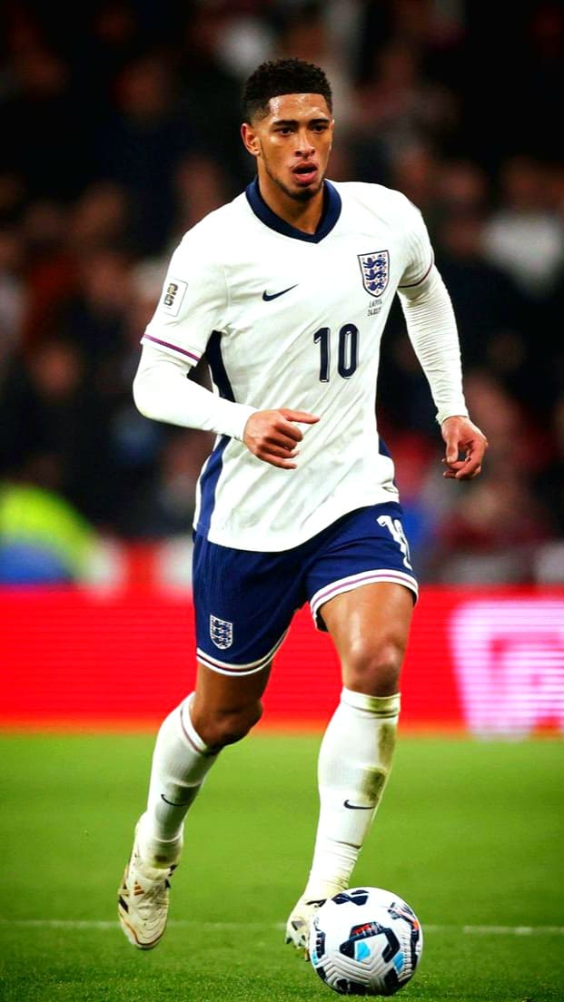 A footballer wearing an England national team kit with the number 10 dribbles a soccer ball on a football field during a match, streamed live via Ecuador IPTV.